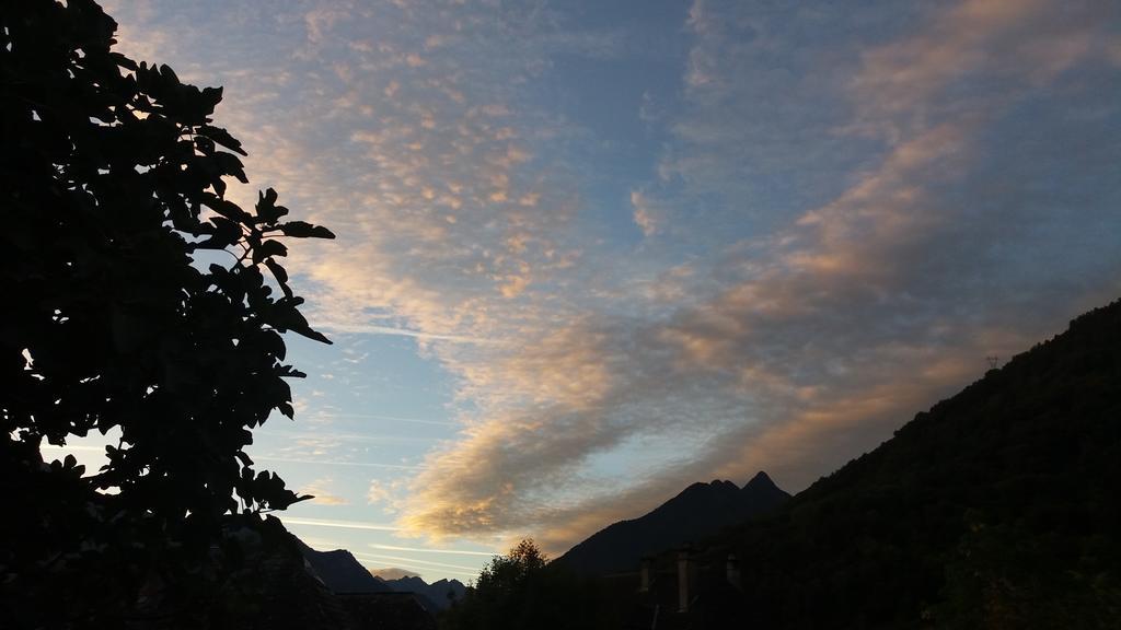 Les Rochers Saint-Savin (Hautes-Pyrenees)