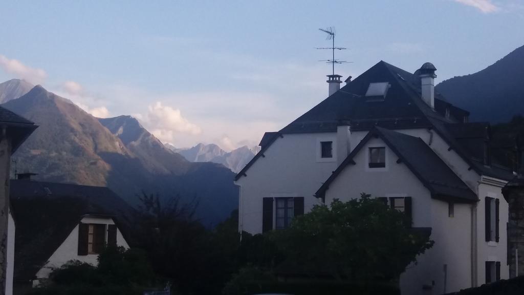 Hotel Les Rochers Saint-Savin (Hautes-Pyrenees)