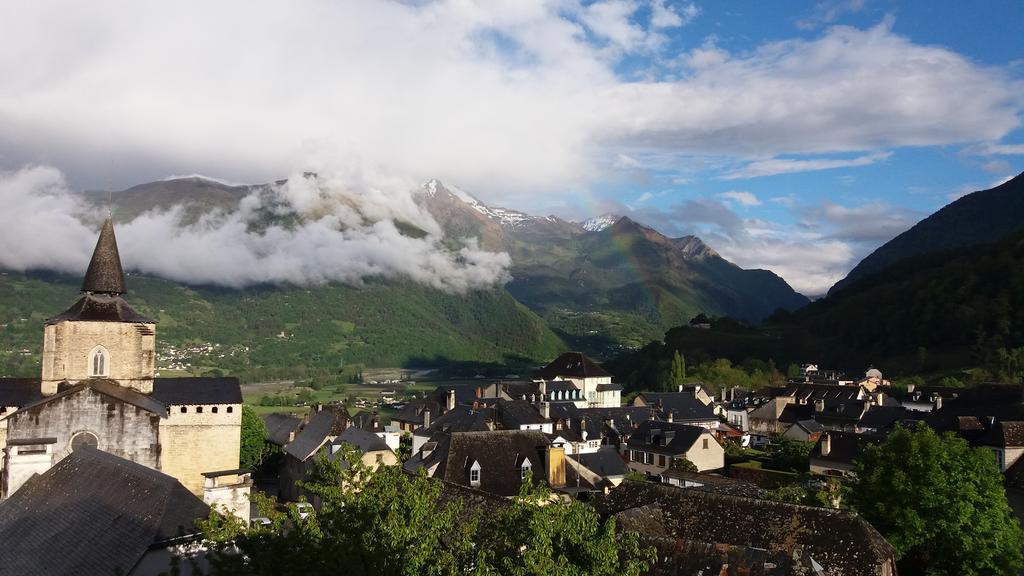 Hotel Les Rochers Saint-Savin (Hautes-Pyrenees)