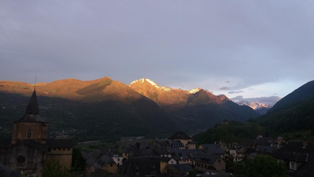 Hotel Les Rochers Saint-Savin (Hautes-Pyrenees)