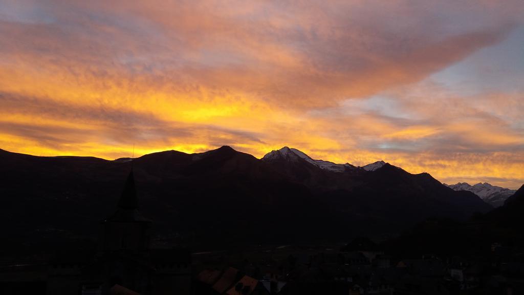 Les Rochers Saint-Savin (Hautes-Pyrenees)